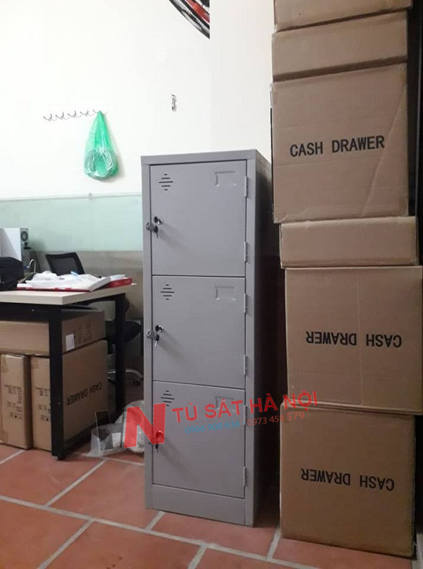 Cung cấp khách lẻ tủ sắt locker 3 cánh tại Nguyễn Ngọc Nại