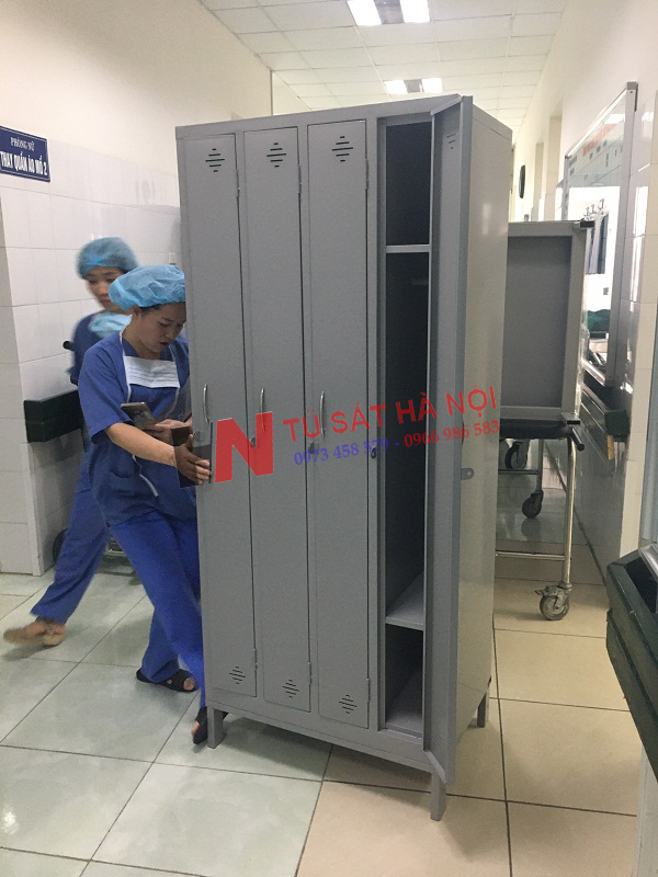 Phân phối tủ sắt quần áo 4 cánh tại bệnh viện Việt Đức 2