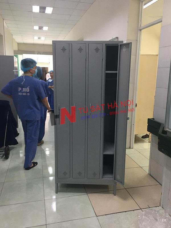 Phân phối tủ sắt quần áo 4 cánh tại bệnh viện Việt Đức 3