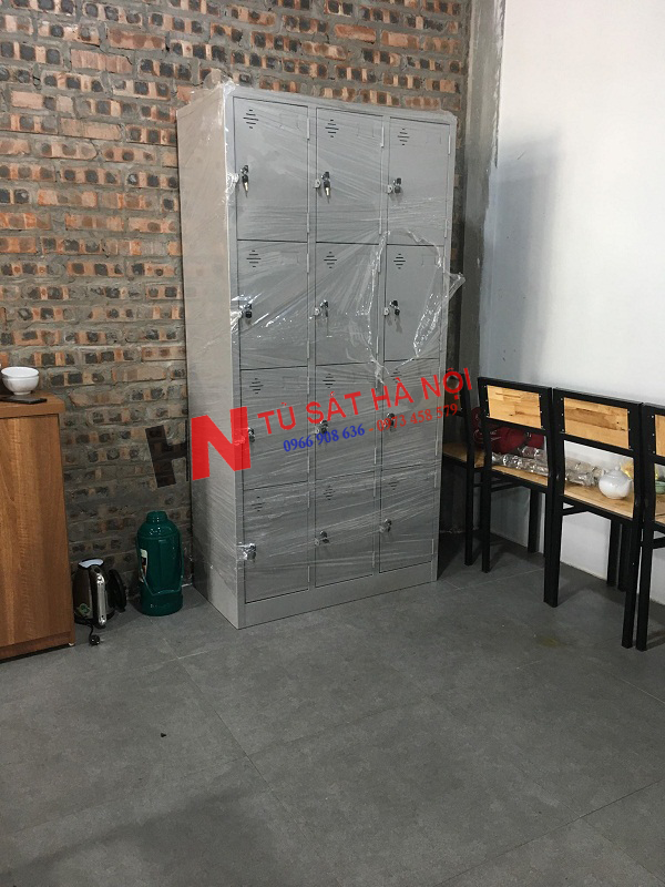 Tủ locker 12 ngăn tại Hải sản Làng Chài 102 Miếu Đầm Mễ Trì 2