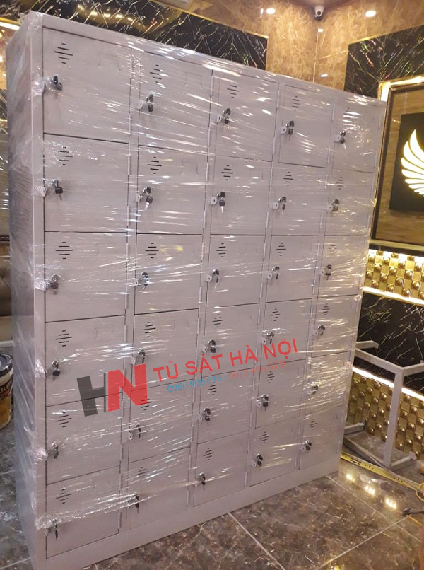 Tủ sắt 30 ngăn tại nhà hàng Hàn Quốc KĐT Nam Trung Yên 3
