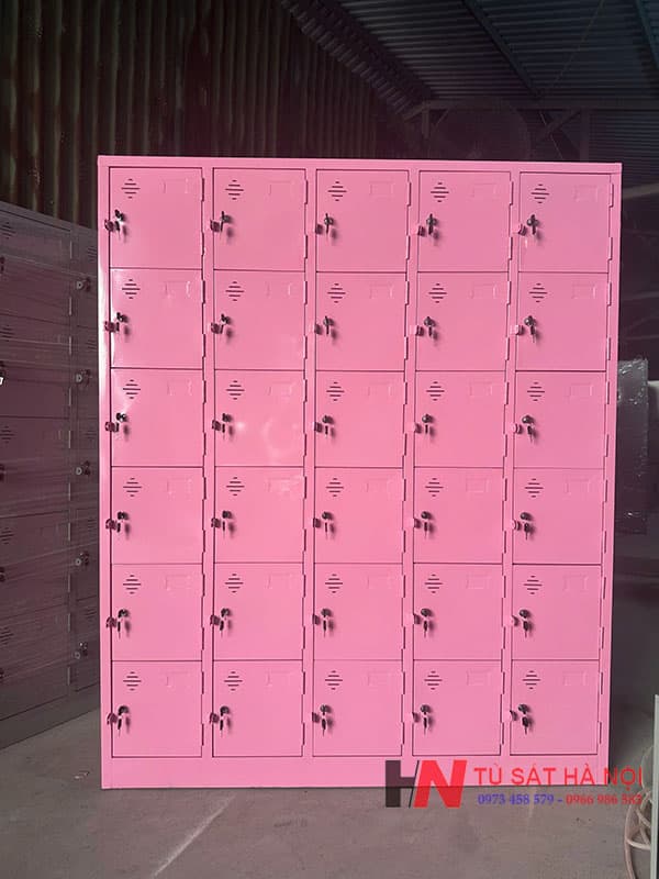 Tủ sắt locker 30 ngăn màu hông sơn theo yêu cầu